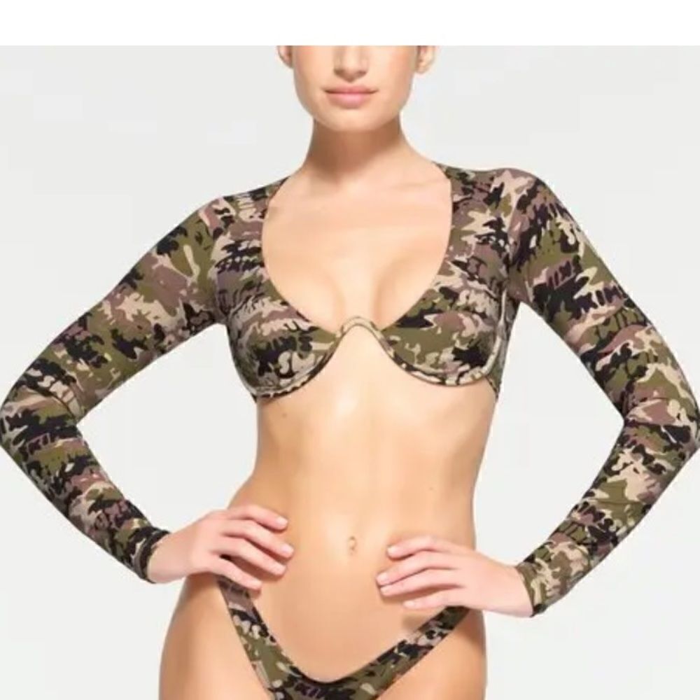 NWT SKIMS long sleeve Swim top XXS